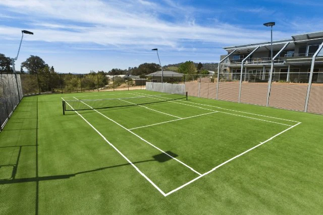 Thi công sân tennis mặt cỏ TopSports